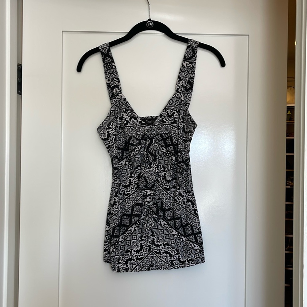 White House Black Market sleeveless top